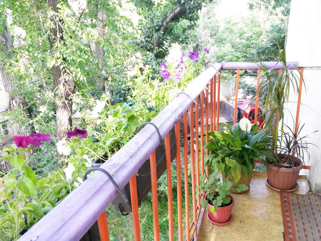 "В Центре Города" Квартира - "Downtown" Apartment Almaty Exterior foto